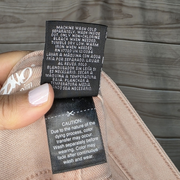 Mossimo Target Shorts Midi Denim Baby Pink Mid Rise Stretch 4" cuff inseam 14 - Picture 5 of 6